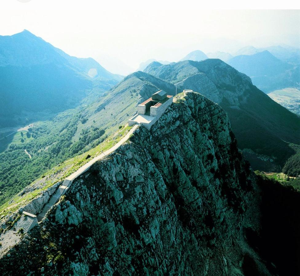 Lovcen4Me Villa Cetinje Bagian luar foto