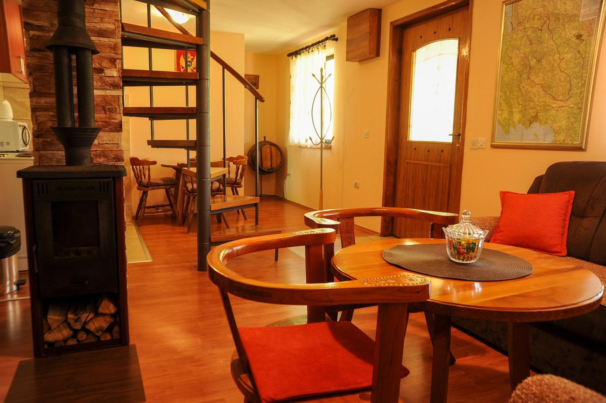 Lovcen4Me Villa Cetinje Bagian luar foto